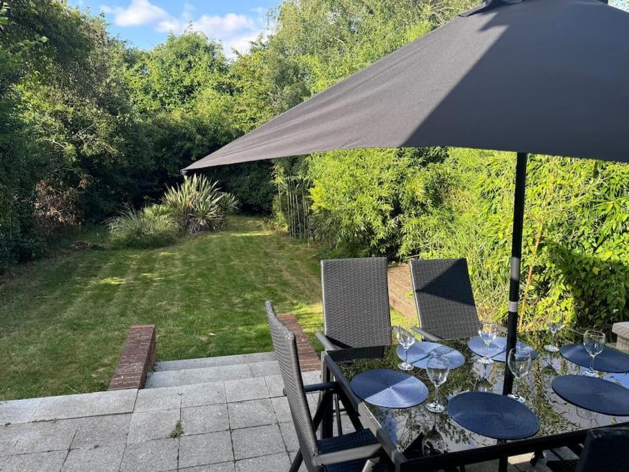 Spacious 15 Guest Home With 9 Beds In Shirley Solihull Exterior photo